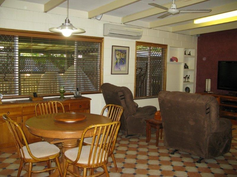 33 Henry Street, West End QLD 4810