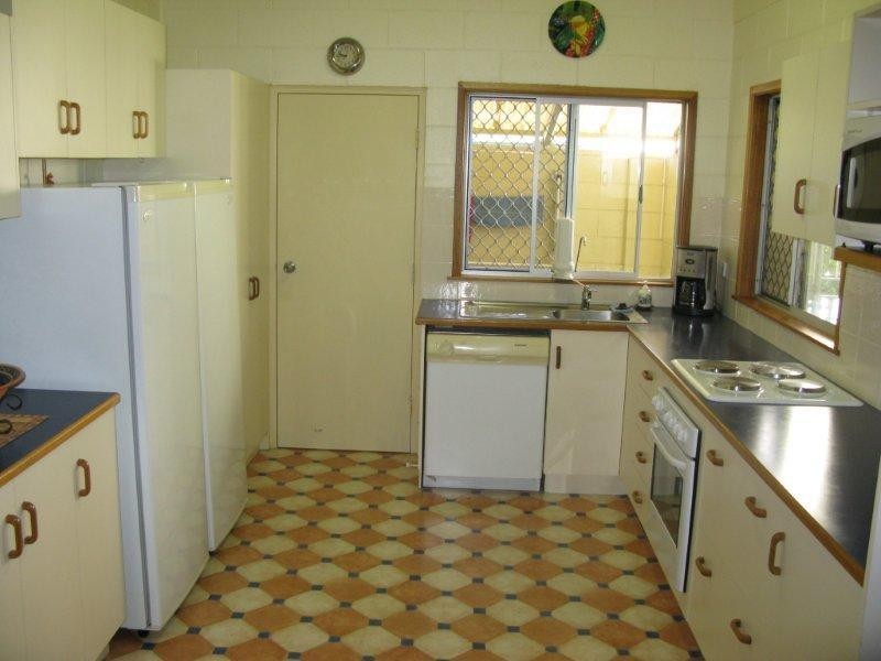 33 Henry Street, West End QLD 4810