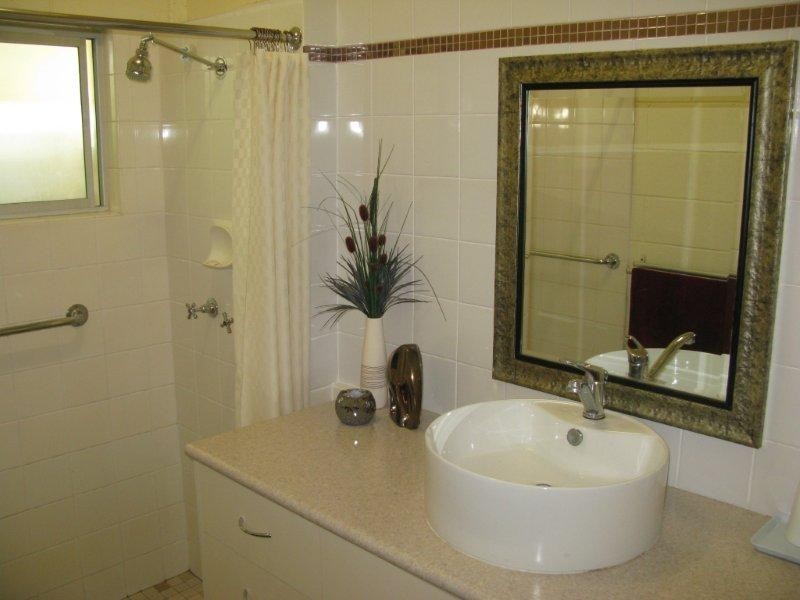 33 Henry Street, West End QLD 4810