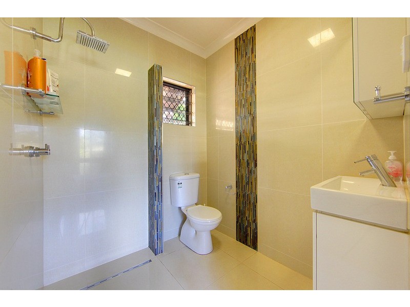 17 Winston Crescent, Kirwan QLD 4817