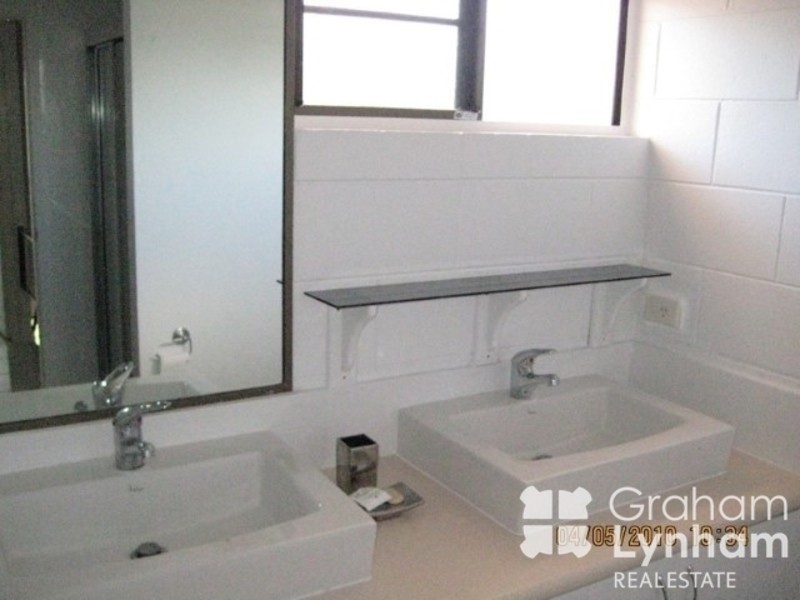 6/25 Roberts, Hermit Park QLD 4812