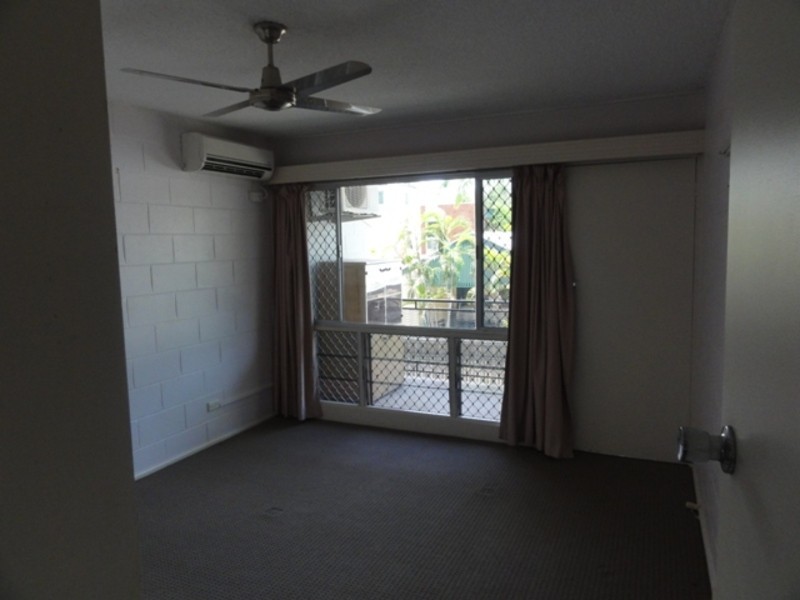 7/98 The Strand, North Ward QLD 4810