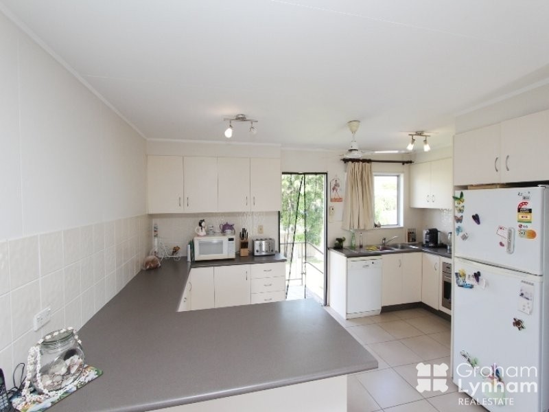 27 Davies Street, Mount Louisa QLD 4814