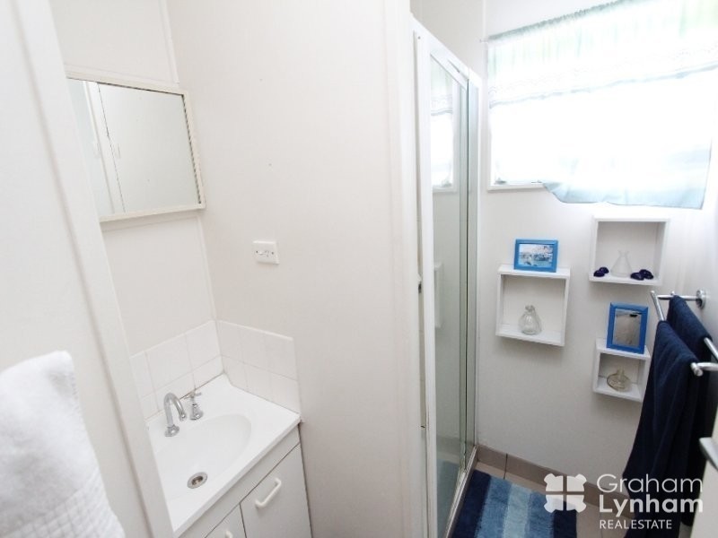 27 Davies Street, Mount Louisa QLD 4814