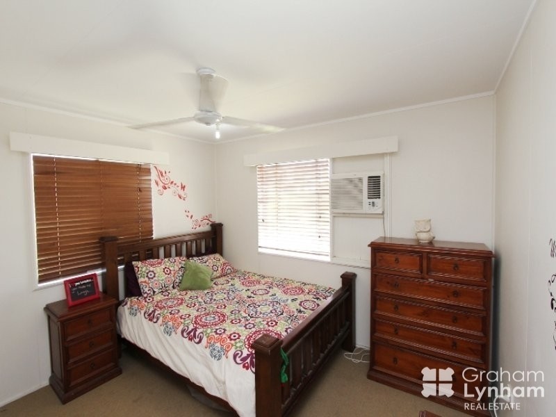 27 Davies Street, Mount Louisa QLD 4814