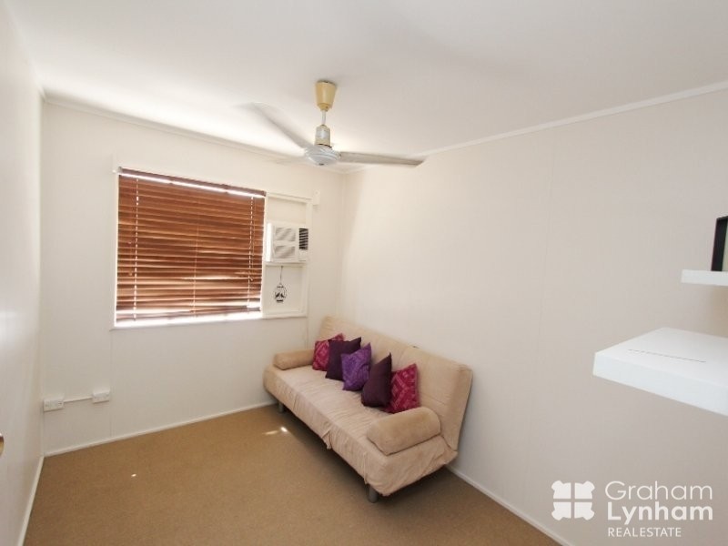 27 Davies Street, Mount Louisa QLD 4814