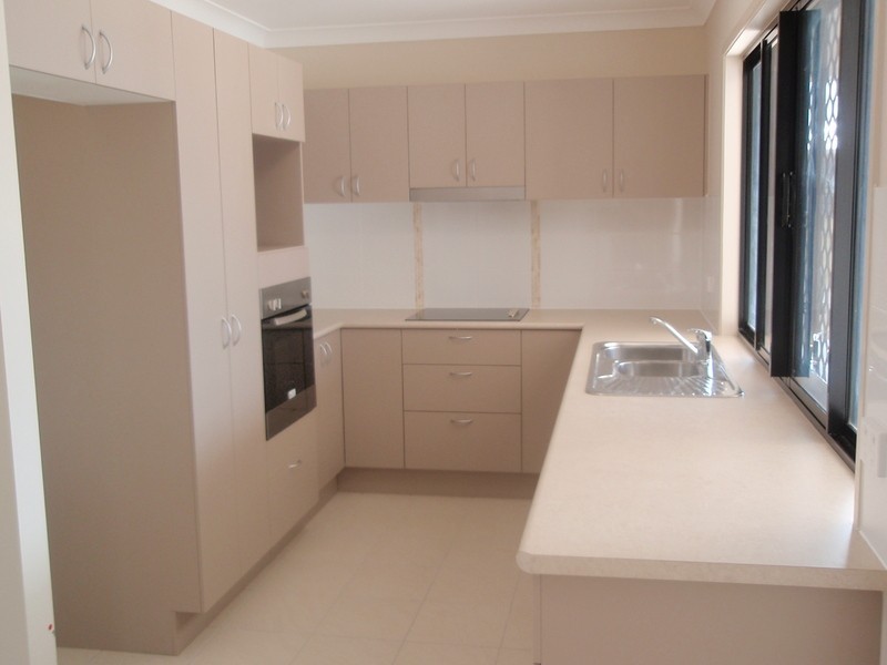 26 Limerick Way, Mount Low QLD 4818