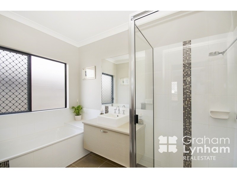 4 Ashmore Crescent, Burdell QLD 4818