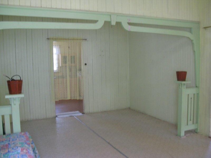 9 Fraire Street, Hermit Park QLD 4812