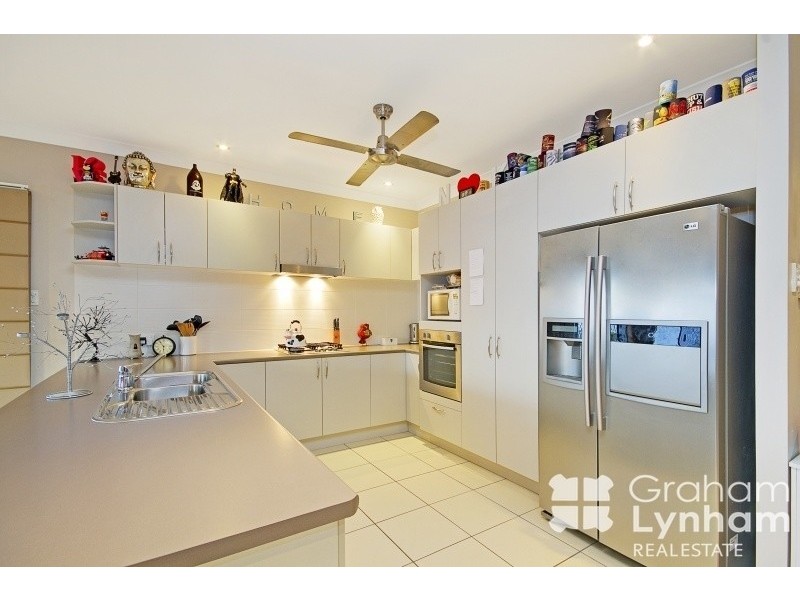 Bushland Beach QLD 4818