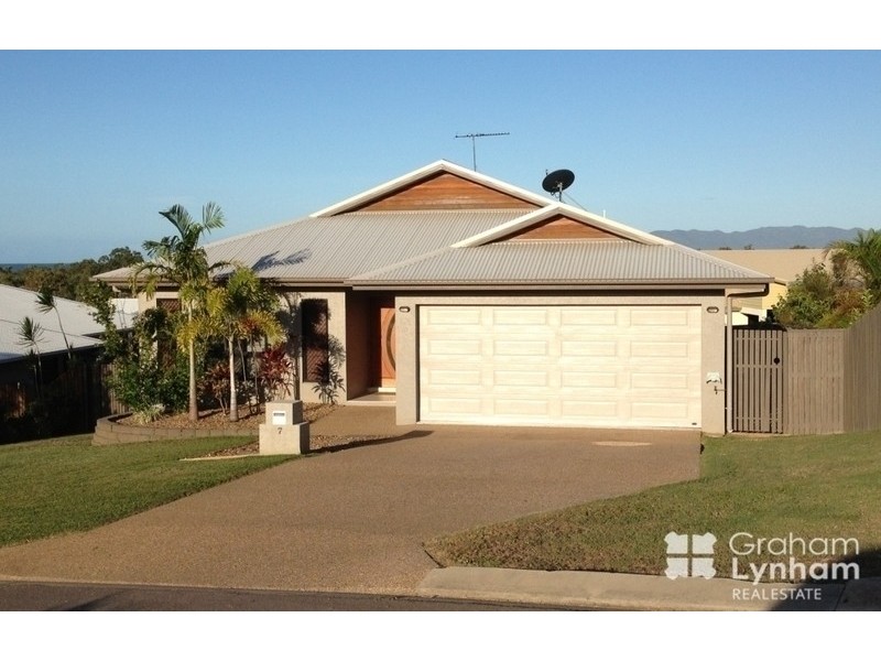 Bushland Beach QLD 4818