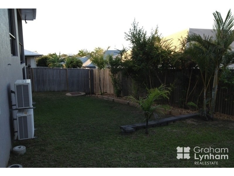 Bushland Beach QLD 4818