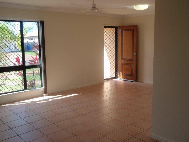 11 Steele Place, Kirwan QLD 4817