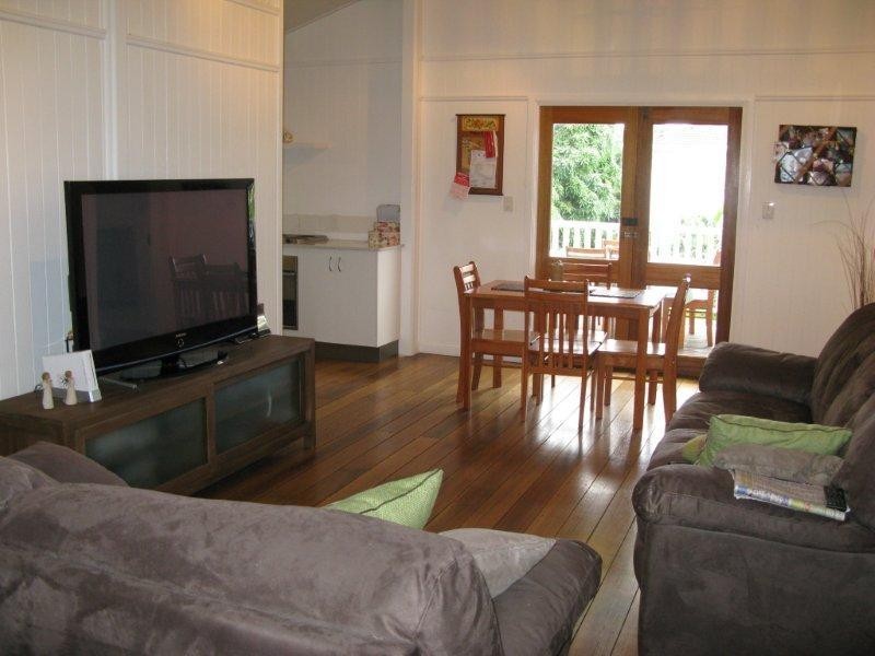 4 Richmond Street, Hermit Park QLD 4812