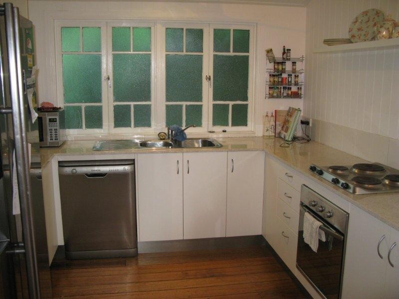 4 Richmond Street, Hermit Park QLD 4812