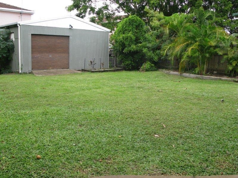 4 Richmond Street, Hermit Park QLD 4812