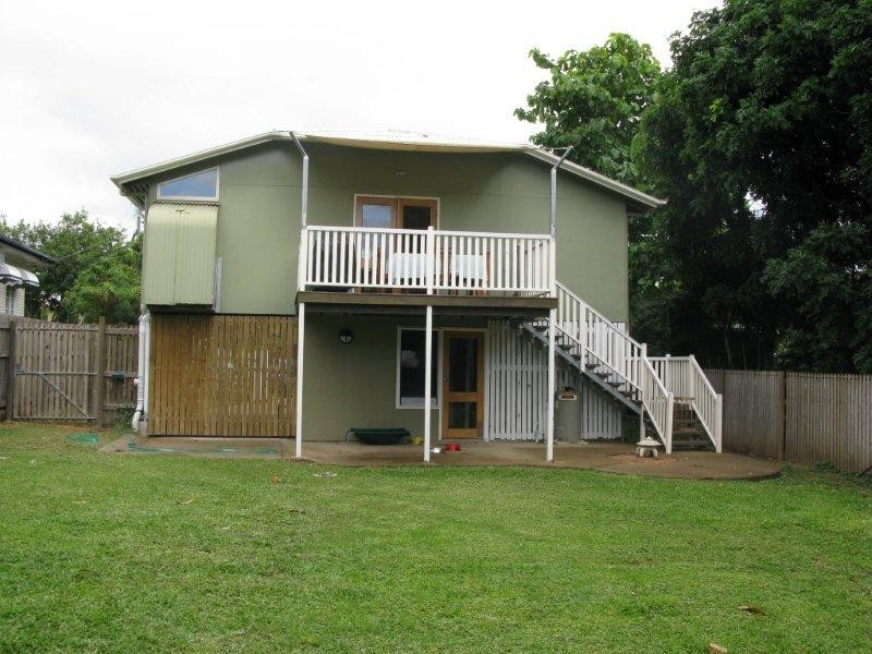 4 Richmond Street, Hermit Park QLD 4812