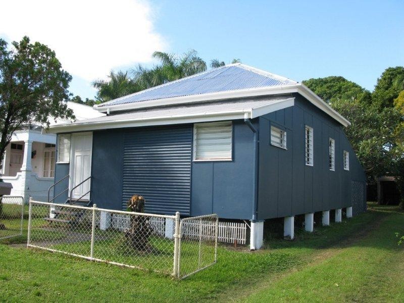 9 Leigh Street, West End QLD 4810