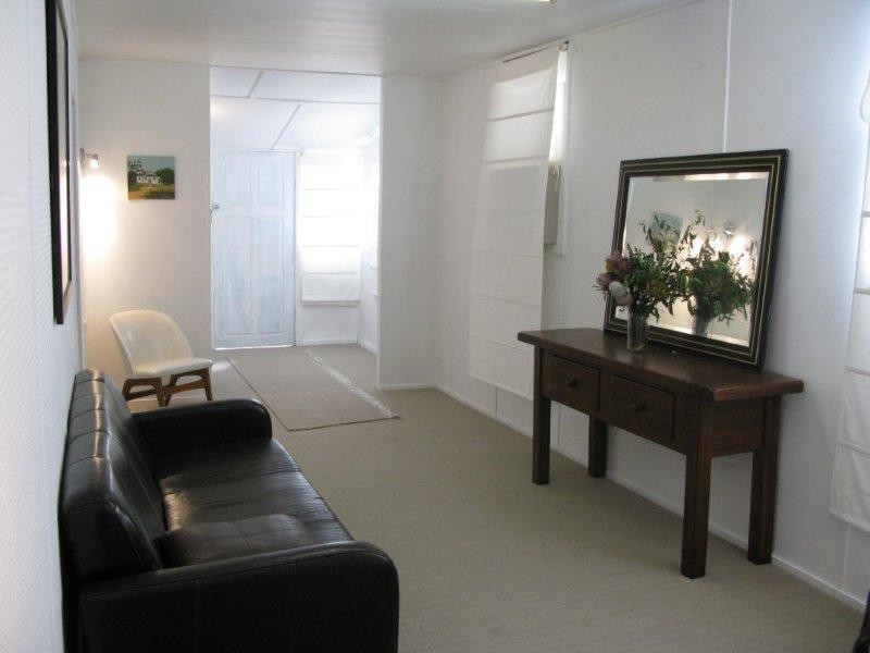 9 Leigh Street, West End QLD 4810