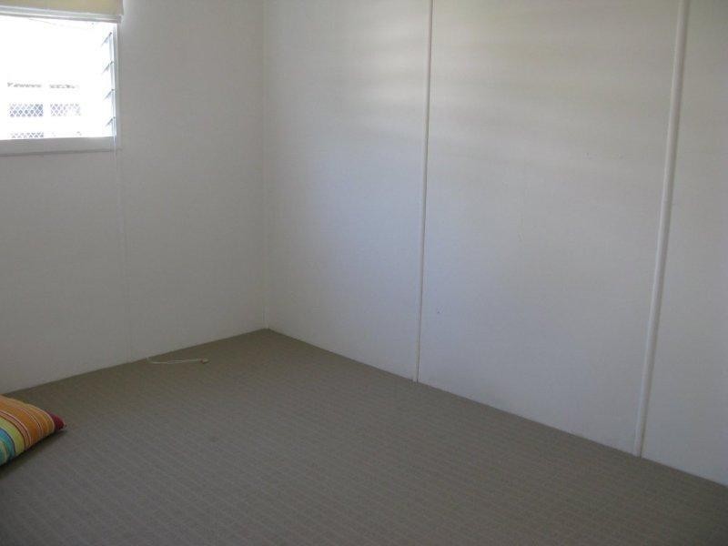 9 Leigh Street, West End QLD 4810