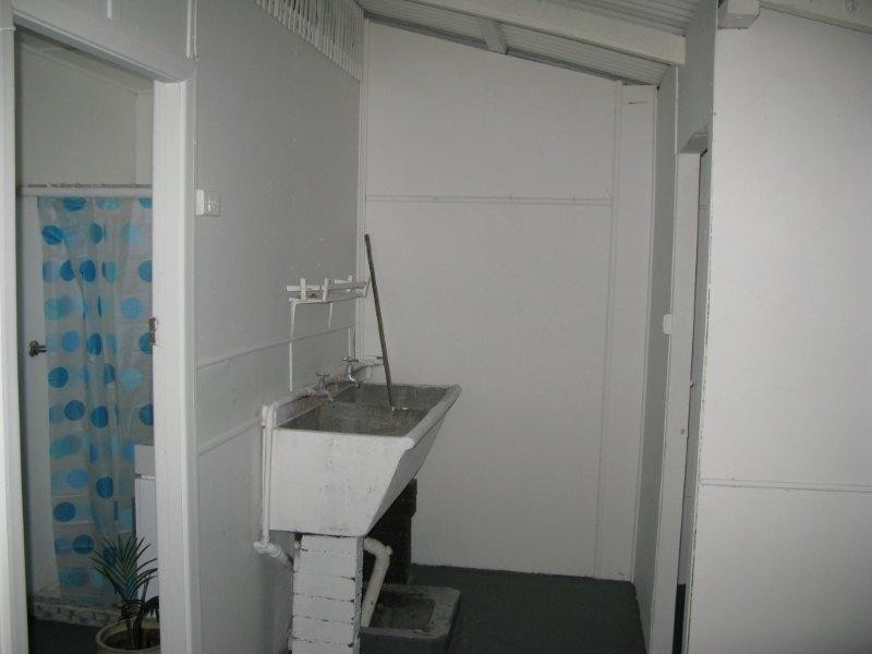 9 Leigh Street, West End QLD 4810