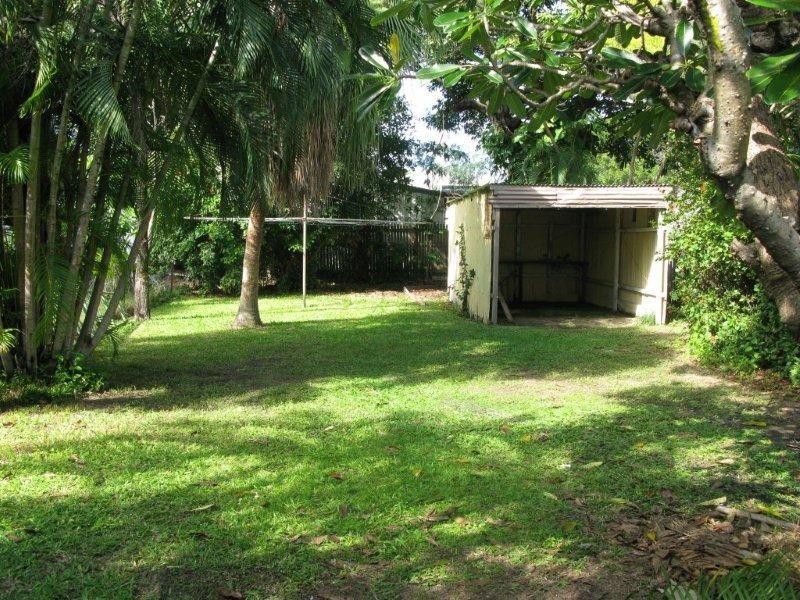 9 Leigh Street, West End QLD 4810