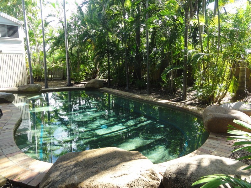 33 Armstrong Street, Hermit Park QLD 4812