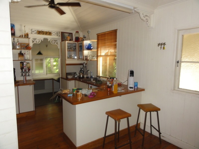 33 Armstrong Street, Hermit Park QLD 4812