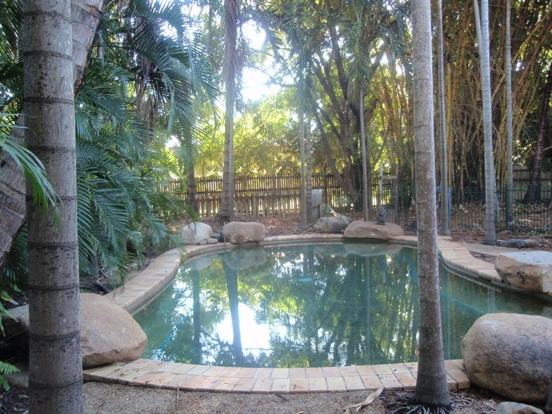 33 Armstrong Street, Hermit Park QLD 4812