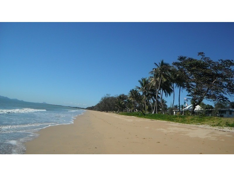 Saunders Beach QLD 4818