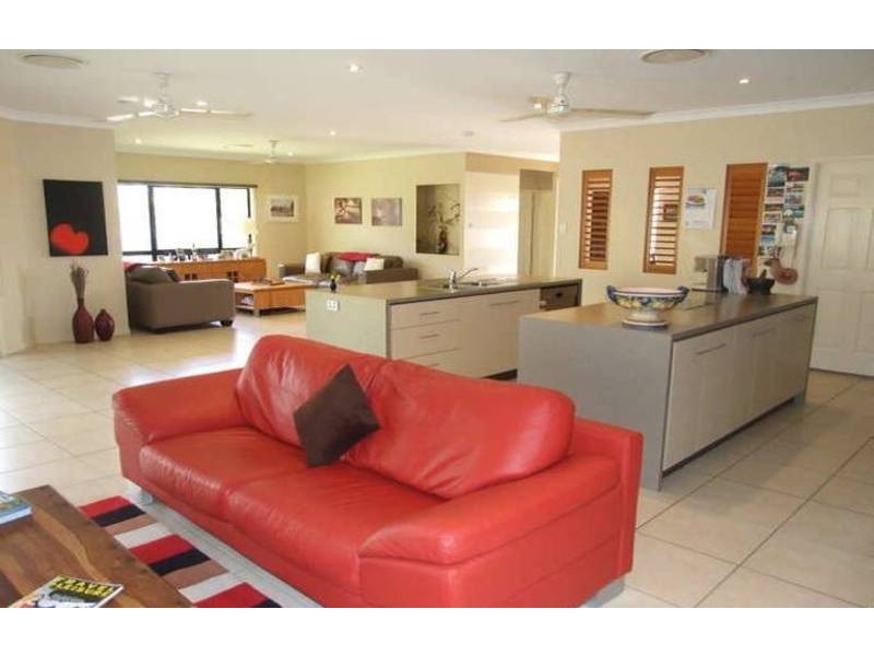 8 Perisher Court, Mount Louisa QLD 4814