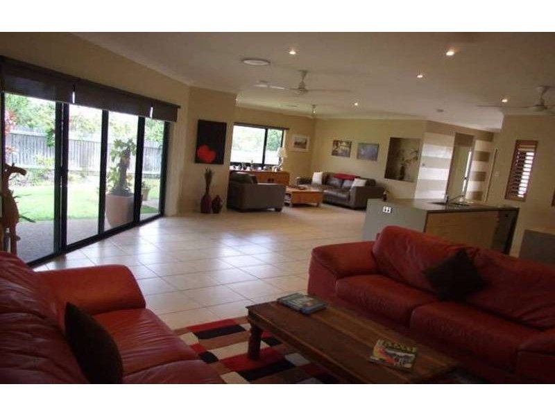 8 Perisher Court, Mount Louisa QLD 4814