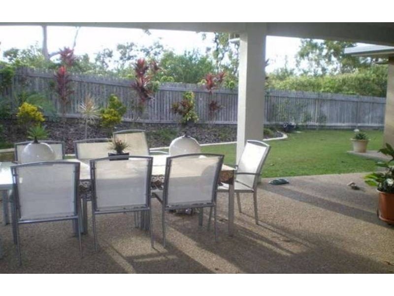 8 Perisher Court, Mount Louisa QLD 4814