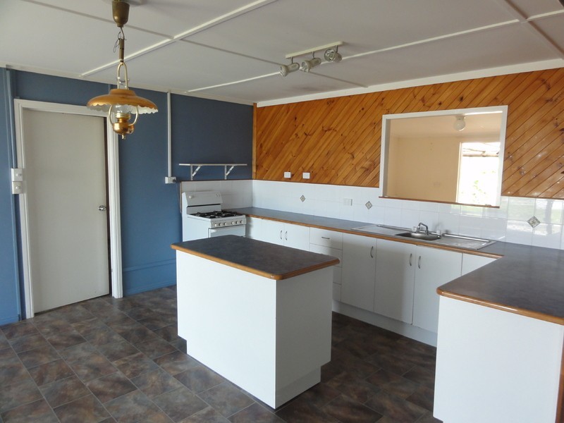 51 Cay Street, Saunders Beach QLD 4818