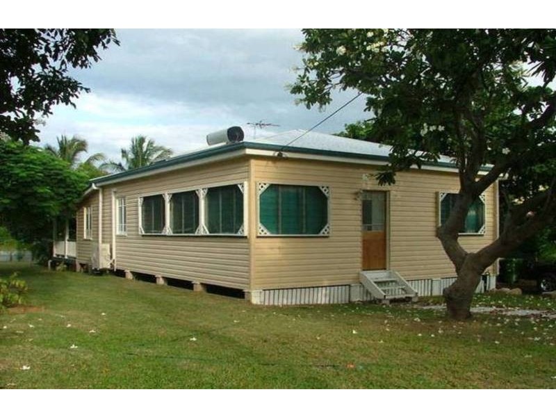 12 Bay Street, Pallarenda QLD 4810