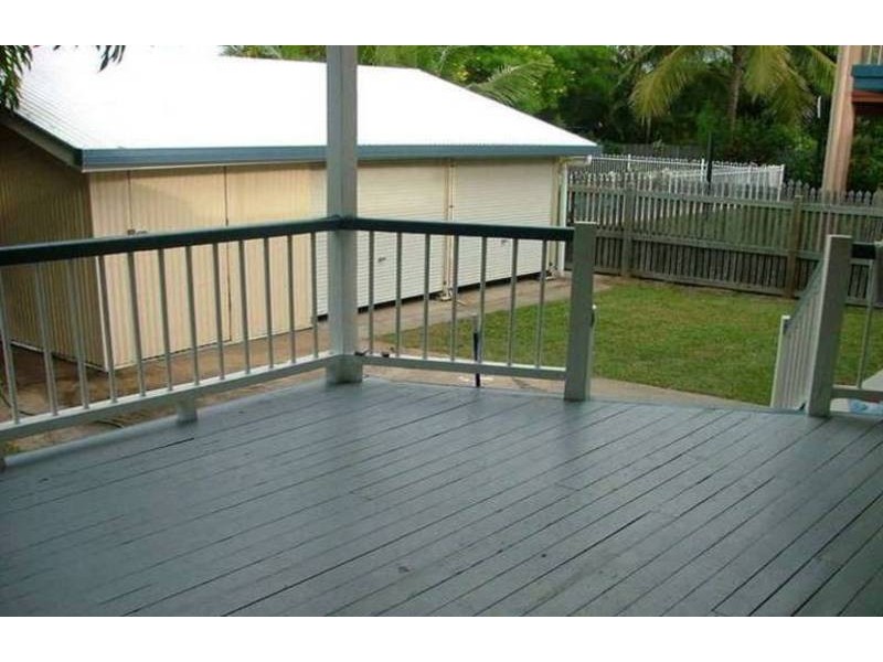 12 Bay Street, Pallarenda QLD 4810