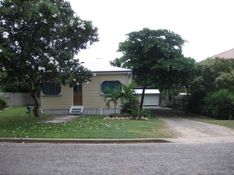 12 Bay Street, Pallarenda QLD 4810