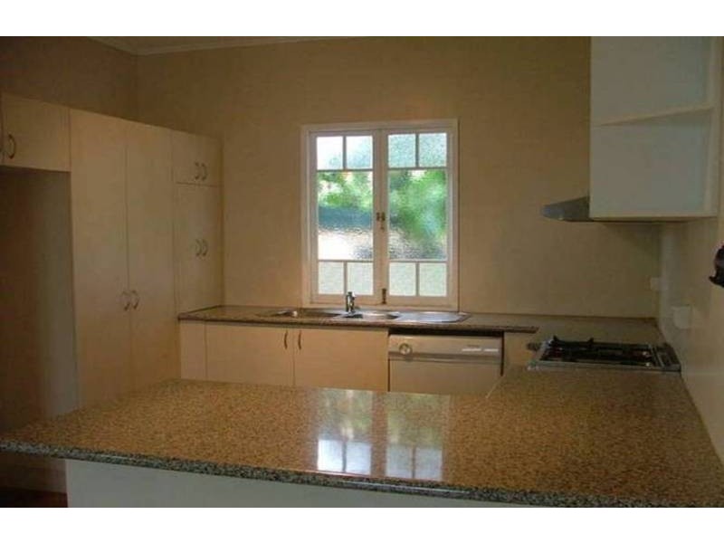 12 Bay Street, Pallarenda QLD 4810