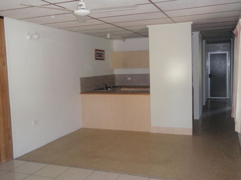 2/18 Mathiesen Street, Cranbrook QLD 4814