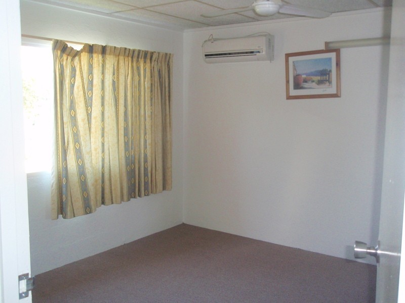 2/18 Mathiesen Street, Cranbrook QLD 4814