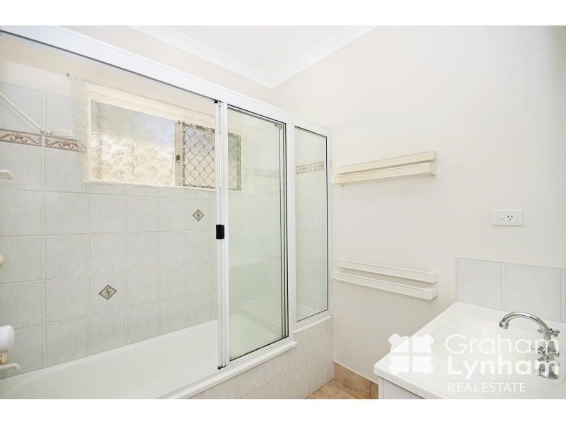 Bushland Beach QLD 4818