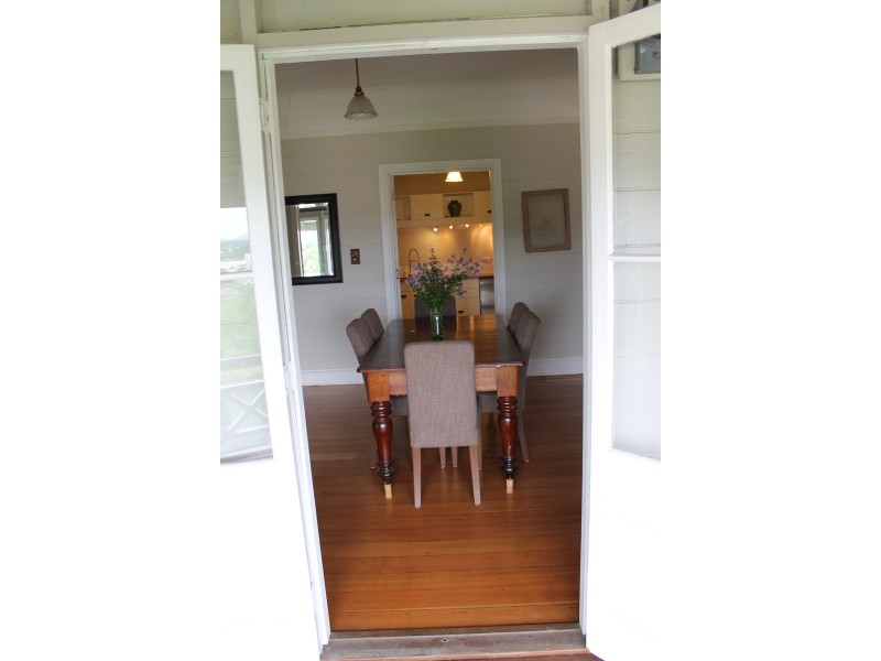 18 Blackwood Street, Townsville City QLD 4810