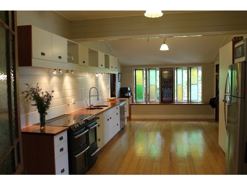 18 Blackwood Street, Townsville City QLD 4810