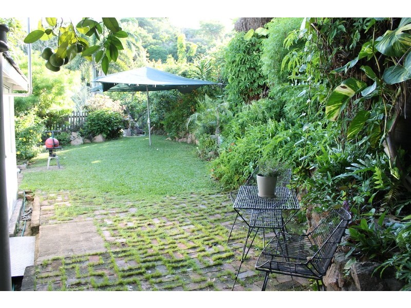 18 Blackwood Street, Townsville City QLD 4810