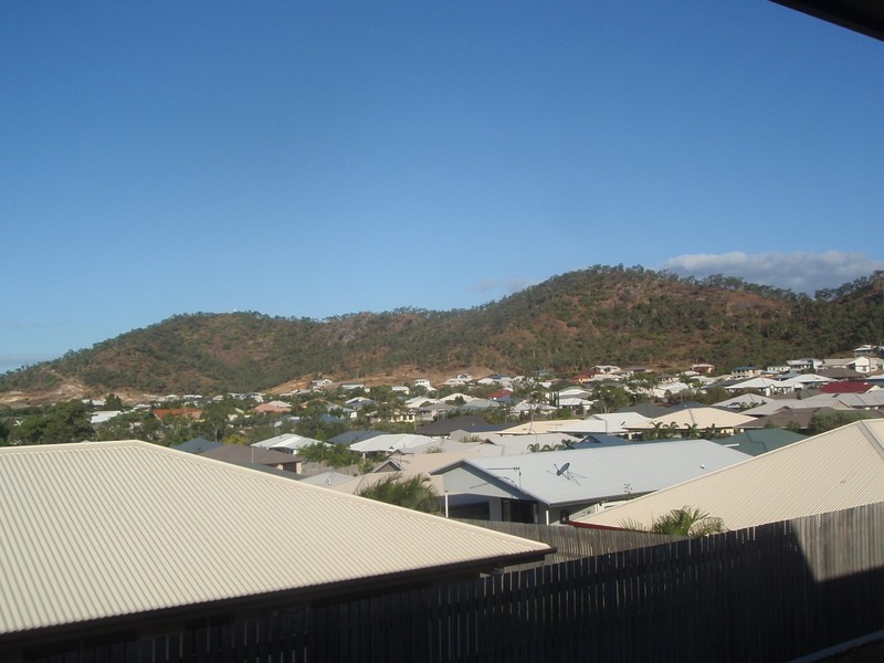 16 Lockyer Place, Mount Louisa QLD 4814