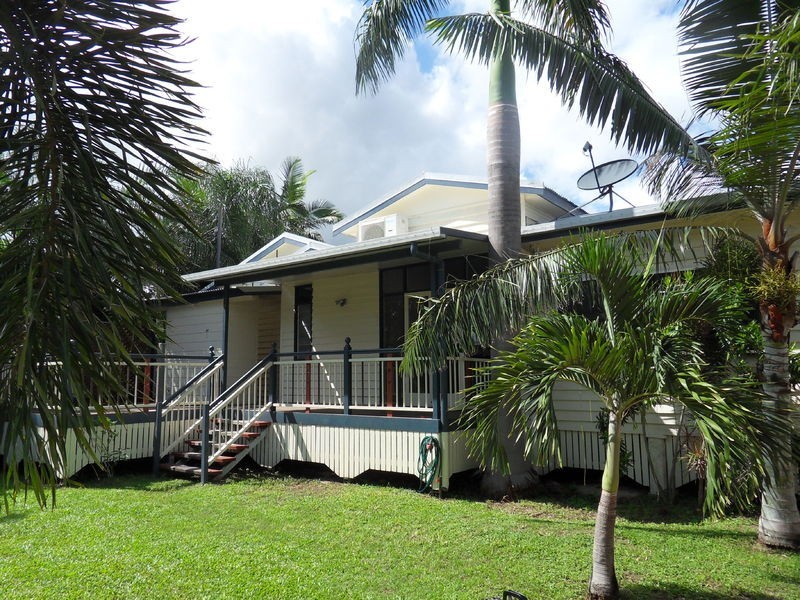 47 Hughes Street, Hermit Park QLD 4812