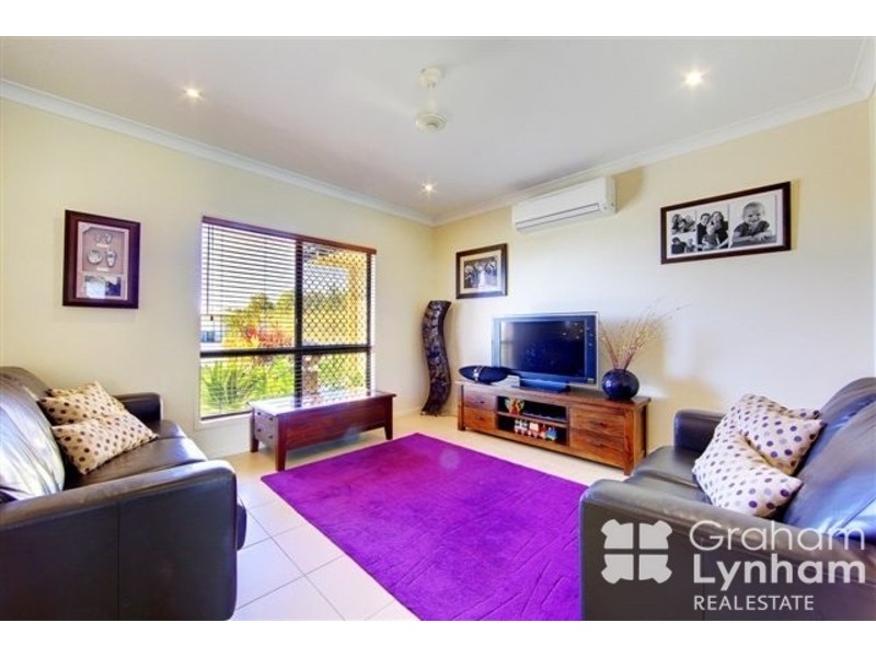 Bushland Beach QLD 4818