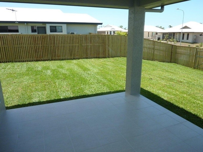 16 Bilbao Place, Bushland Beach QLD 4818