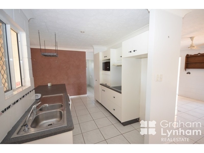 42 Amber Avenue, Rasmussen QLD 4815