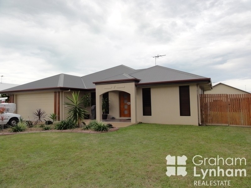 Bushland Beach QLD 4818